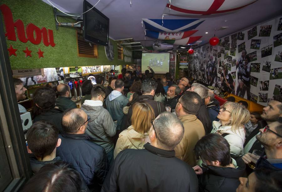 Fotos: Ambiente en los bares vallisoletanos de los equipos que han jugado la final de la Copa del Rey de rugby