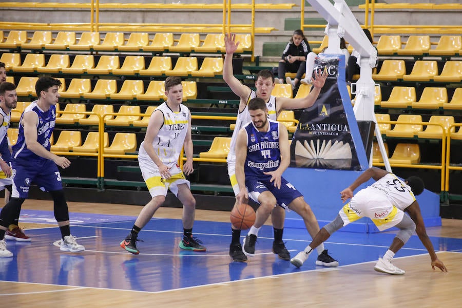 Fotos: Derrota del CB Tormes ante el San Andrés de León