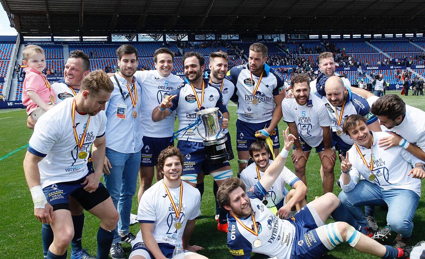 Fotos: Victoria del VRAC Quesos Entrepinares en la final de la Copa del Rey de rugby frente al Silverstorm El Salvador