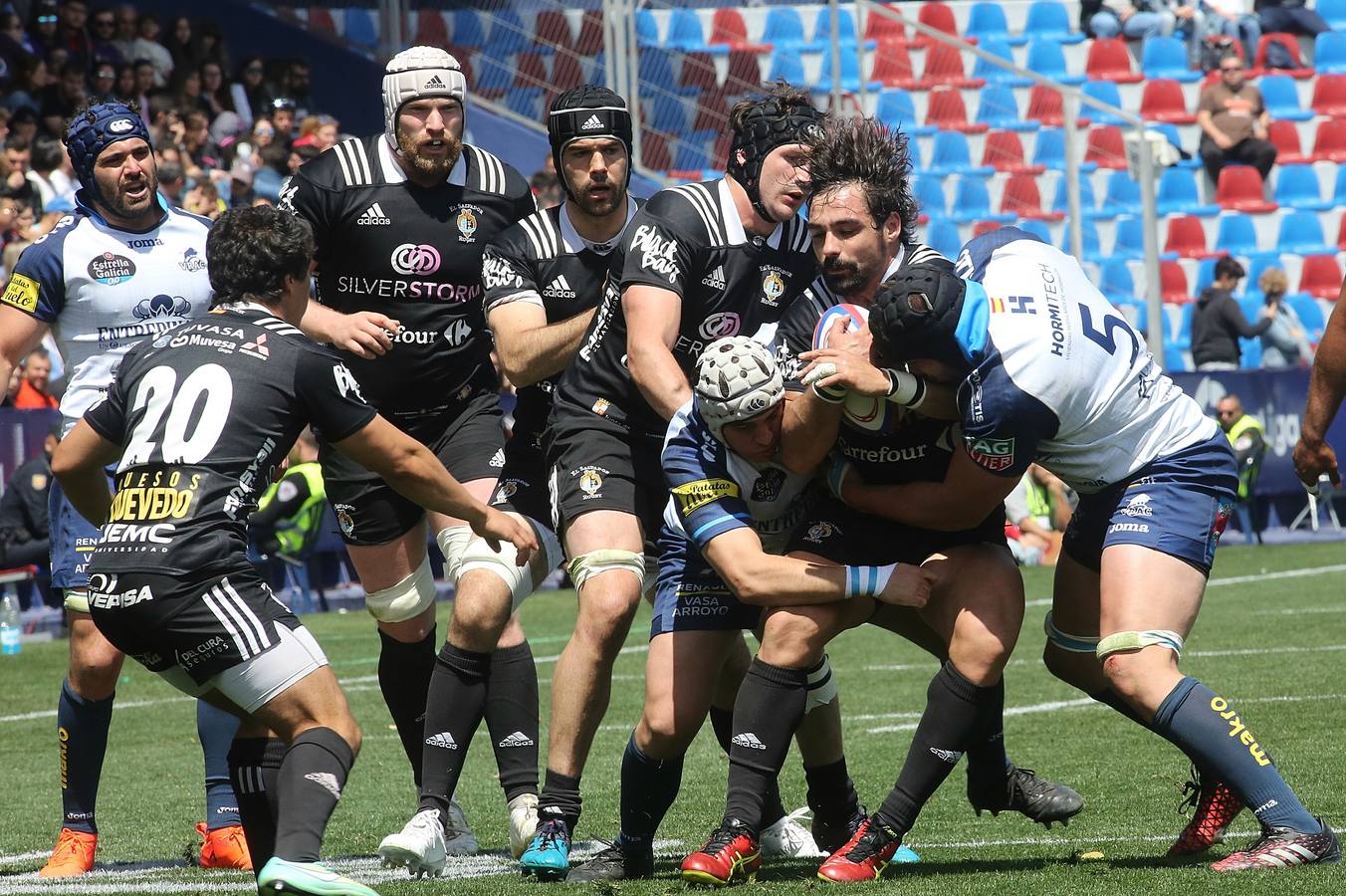 Fotos: Victoria del VRAC Quesos Entrepinares en la final de la Copa del Rey de rugby frente al Silverstorm El Salvador