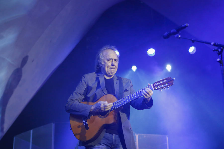 El cantautor catalán abrió el ciclo 'Nuestras Voces' en Salamanca