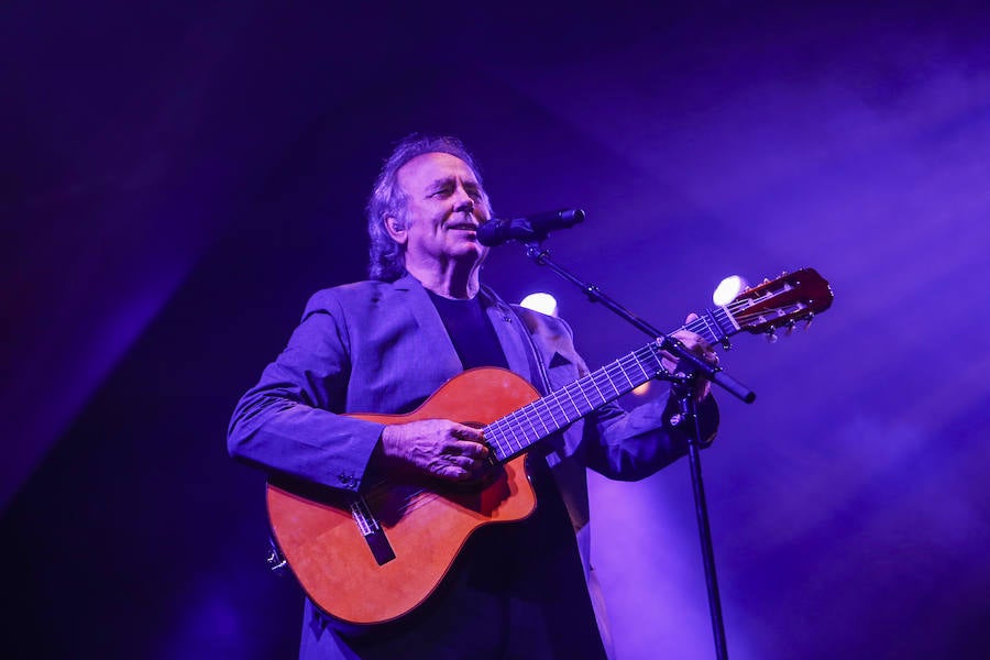 El cantautor catalán abrió el ciclo 'Nuestras Voces' en Salamanca