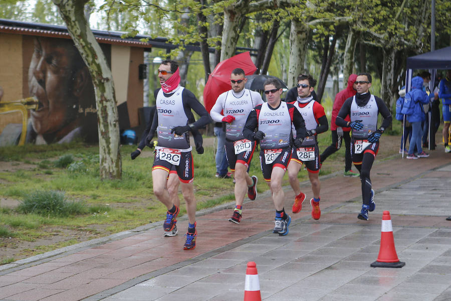 La prueba, organizada por el Club Trialón Charro, congregó a 200 participantes