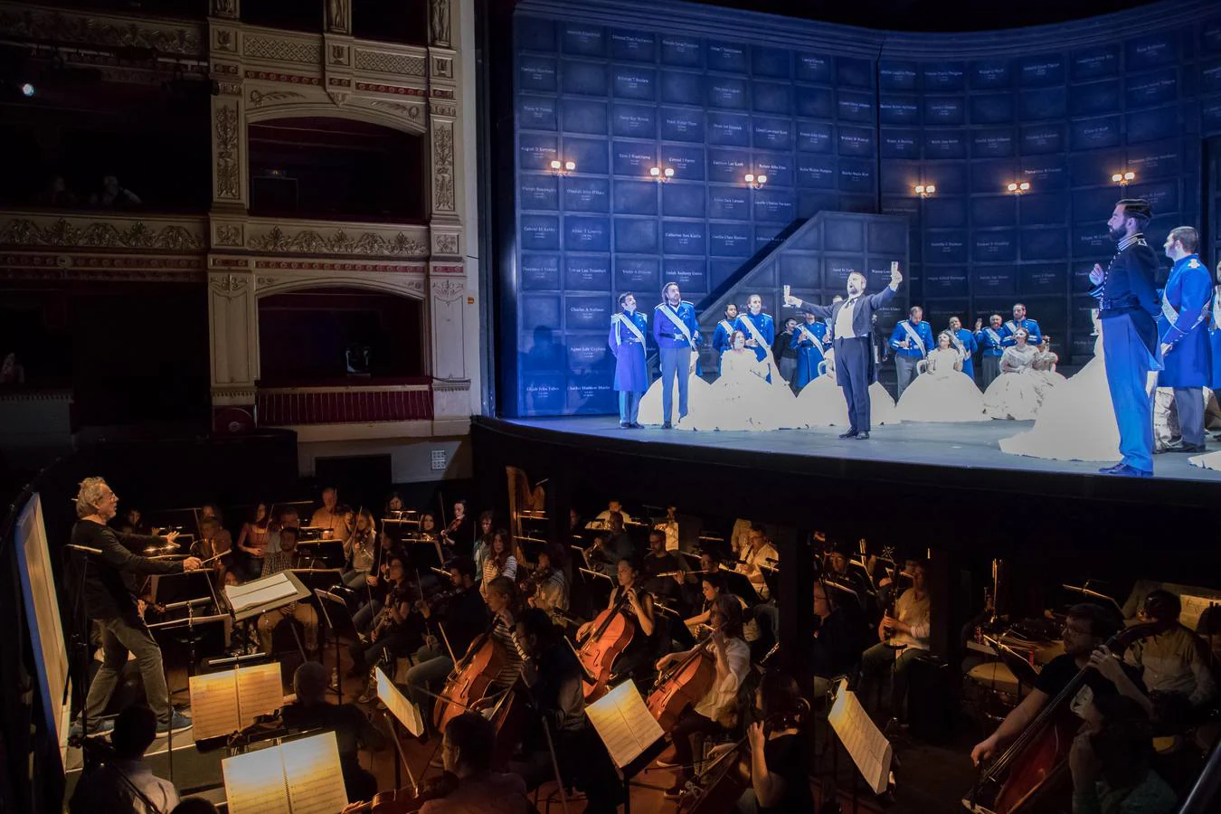 Fotos: La ópera Romeo y Julieta llega al Teatro Calderón de Valladolid