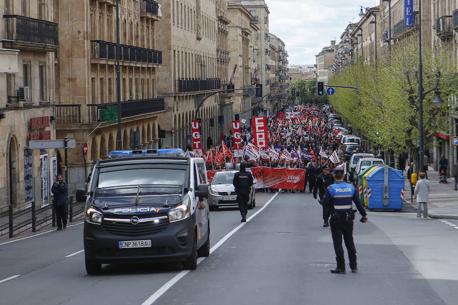 Más de 3.000 personas han recorrido el trayecto desde la Gran Vía hasta la Plaza Mayor reclamando más derechos sociales y bajo la consideración, según los dirigentes sindicales provinciales, de que hay «motivos para más movilizaciones»