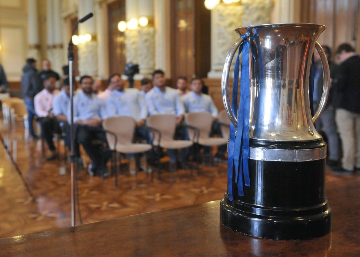 El VRAC Quesos Entrepinares es recibido en el Ayuntamiento y la Diputación Provincial con la Copa del Rey, conquistada el fin de semana en Valencia 