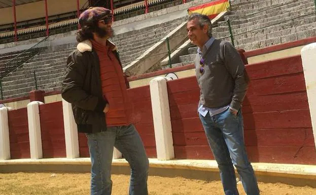 El diestro José Antonio 'Morante de la Puebla' con Jorge Manrique, esta mañana en el coso del Paseo de Zorrilla. 