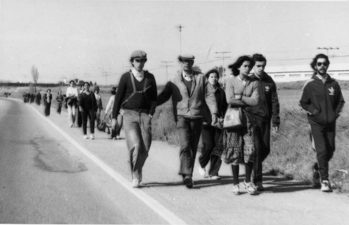 1979. Miguel Delibes participa en la II Marcha de Asprona.