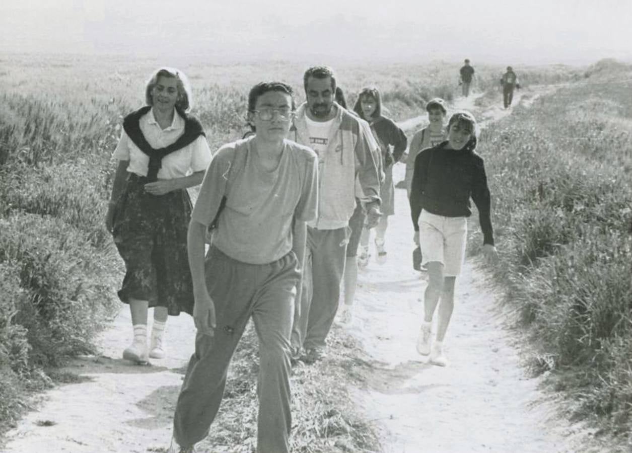 1990. Carmen Marcos y Rodríguez Bolaños participaron en la Marcha.