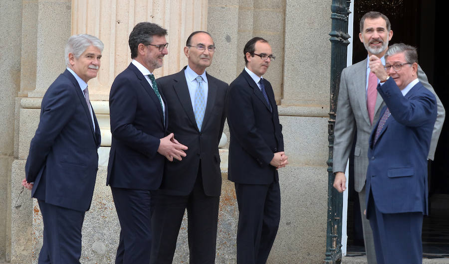 Fotos: El Rey Felipe VI preside en el Palacio Real de La Granja la reunión del Instituto Elcano