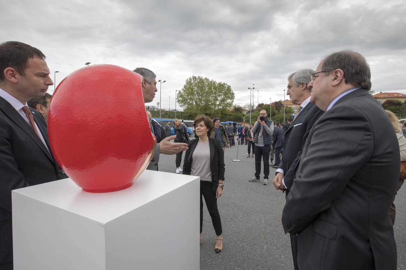 El plan contempla una inversión de 90 millones de euros, de los que la Junta de Castilla y León aportará 50 para una nave de estampación, junto a la factoría, y para un centro logístico