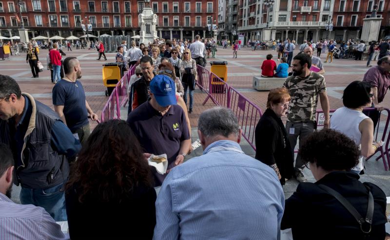Fotos: Reparto de la Corona de San Pedro