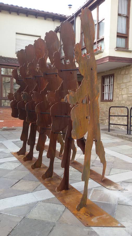 Fotos: Aguilar se viste de Esculturas