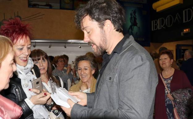 Iván Sáinz-Pardo, en la antesala de los cines Broadway. 