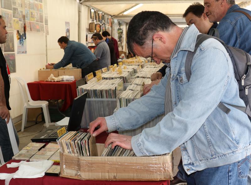 Feria del Disco en la Plaza de Portugalete de Valladolid