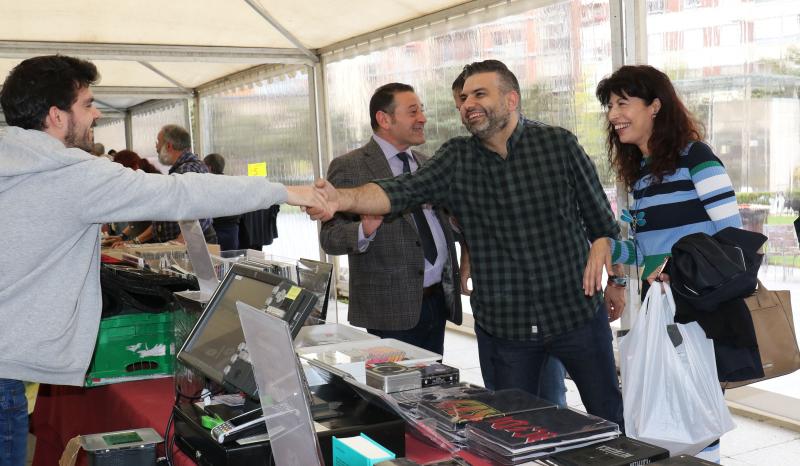 Feria del Disco en la Plaza de Portugalete de Valladolid