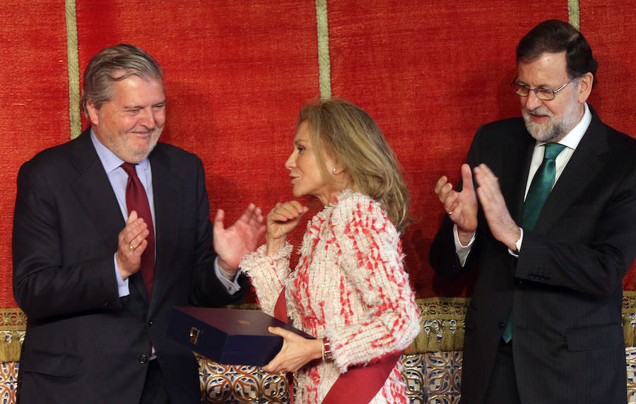 Fotos: Mariano Rajoy entrega las cruces de Alfonso X el Sabio en el Alcázar de Segovia