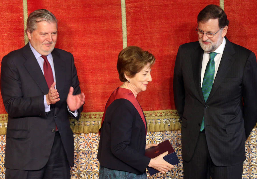 Fotos: Mariano Rajoy entrega las cruces de Alfonso X el Sabio en el Alcázar de Segovia