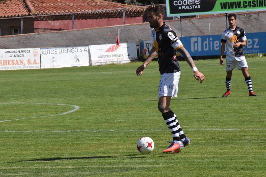 Unionistas de Salamanca no pasó del empate a cero en su visita al Adolfo Suárez de Ávila en un partido donde ninguno de los dos contendientes tenían nada en juego.