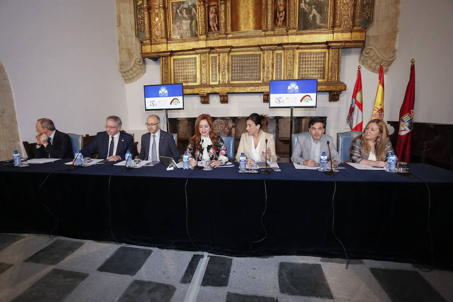 Sesión plenaria de las Cortes en Salamanca