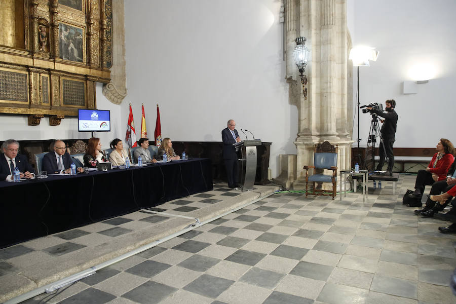 Sesión plenaria de las Cortes en Salamanca