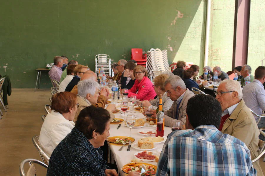 Fotos: Comida de hermandad en Espinosa de Villagonzalo