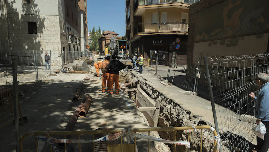 Fotos: El Puente Mayor cierra al tráfico uno de sus carriles