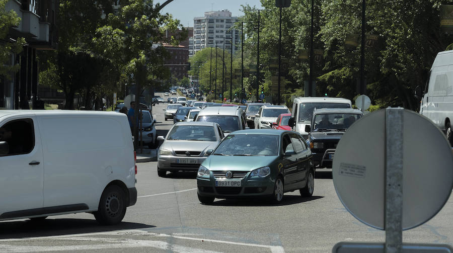 Fotos: El Puente Mayor cierra al tráfico uno de sus carriles