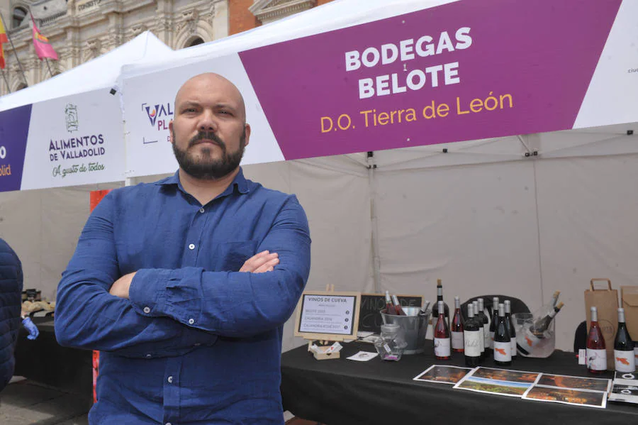 `Valladolid, Plaza Mayor del Vino´ ya ha echado a andar en la Plaza Mayor de la ciudad. Se han inaugurado las 50 carpas en las que las cinco Denominaciones de Origen y la marca Alimentos de Valladolid ofrecerán degustaciones y catas de sus productos.