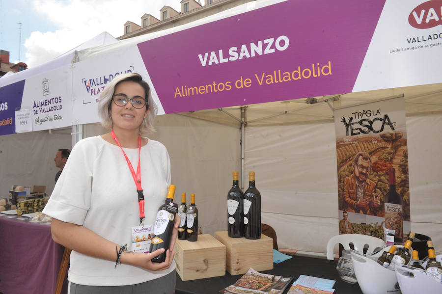 `Valladolid, Plaza Mayor del Vino´ ya ha echado a andar en la Plaza Mayor de la ciudad. Se han inaugurado las 50 carpas en las que las cinco Denominaciones de Origen y la marca Alimentos de Valladolid ofrecerán degustaciones y catas de sus productos.