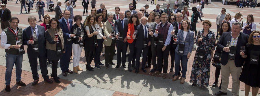 Fotos: Inauguración de &#039;Valladolid, Plaza Mayor del Vino´ en la Plaza Mayor de la capital