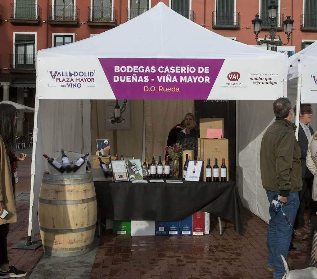  Se han inaugurado las 50 carpas en las que las cinco Denominaciones de Origen y la marca Alimentos de Valladolid ofrecerán degustaciones y catas de sus productos.