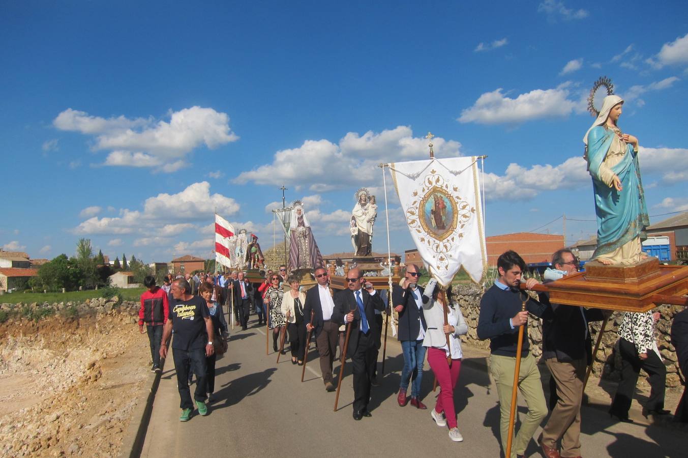 Fotos: Rogativa ante la Virgen del Rosario en Castromonte