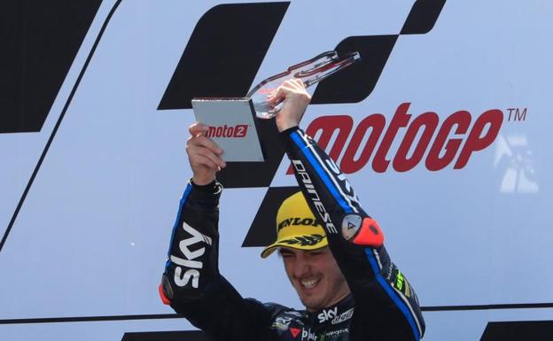 Francesco Bagnaia celebrando su victoria.