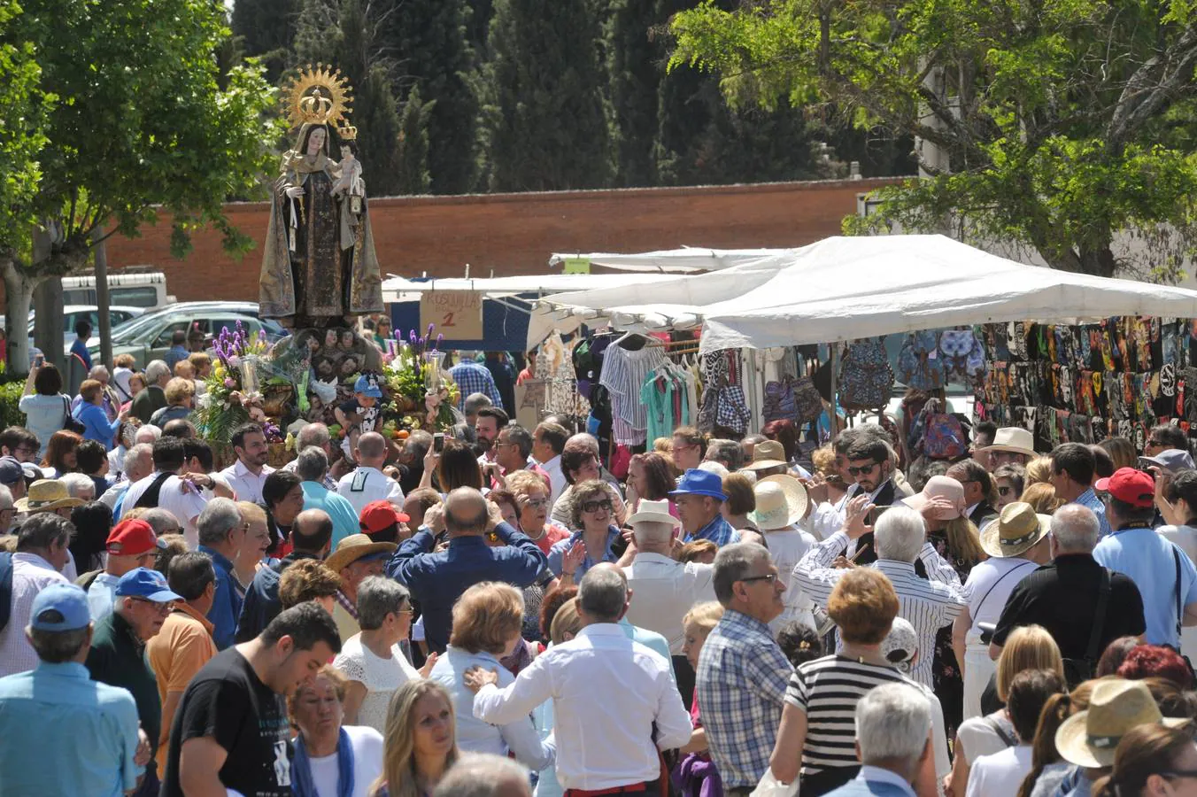 Fotos: Romería de la Virgen del Carmen de Extramuros en Valladolid