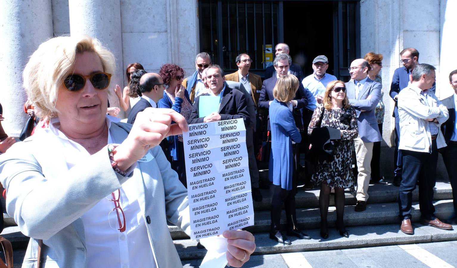 La mayoría de los 303 jueces y 124 fiscales de Castilla y León se han plantado hoy en una huelga histórica convocada por todas sus asociaciones profesionales, ante lo que definen de «autismo» de los políticos respecto de sus reivindicaciones