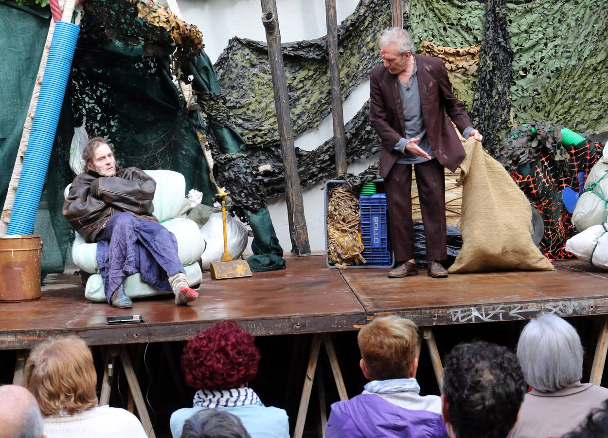 56 compañías desfilarán desde hoy y hasta el próximo domingo con actuaciones que van desde el mero espectáculo de entretenimiento hasta la denuncia de temas tan profundos como la emigración, la lucha de clases...