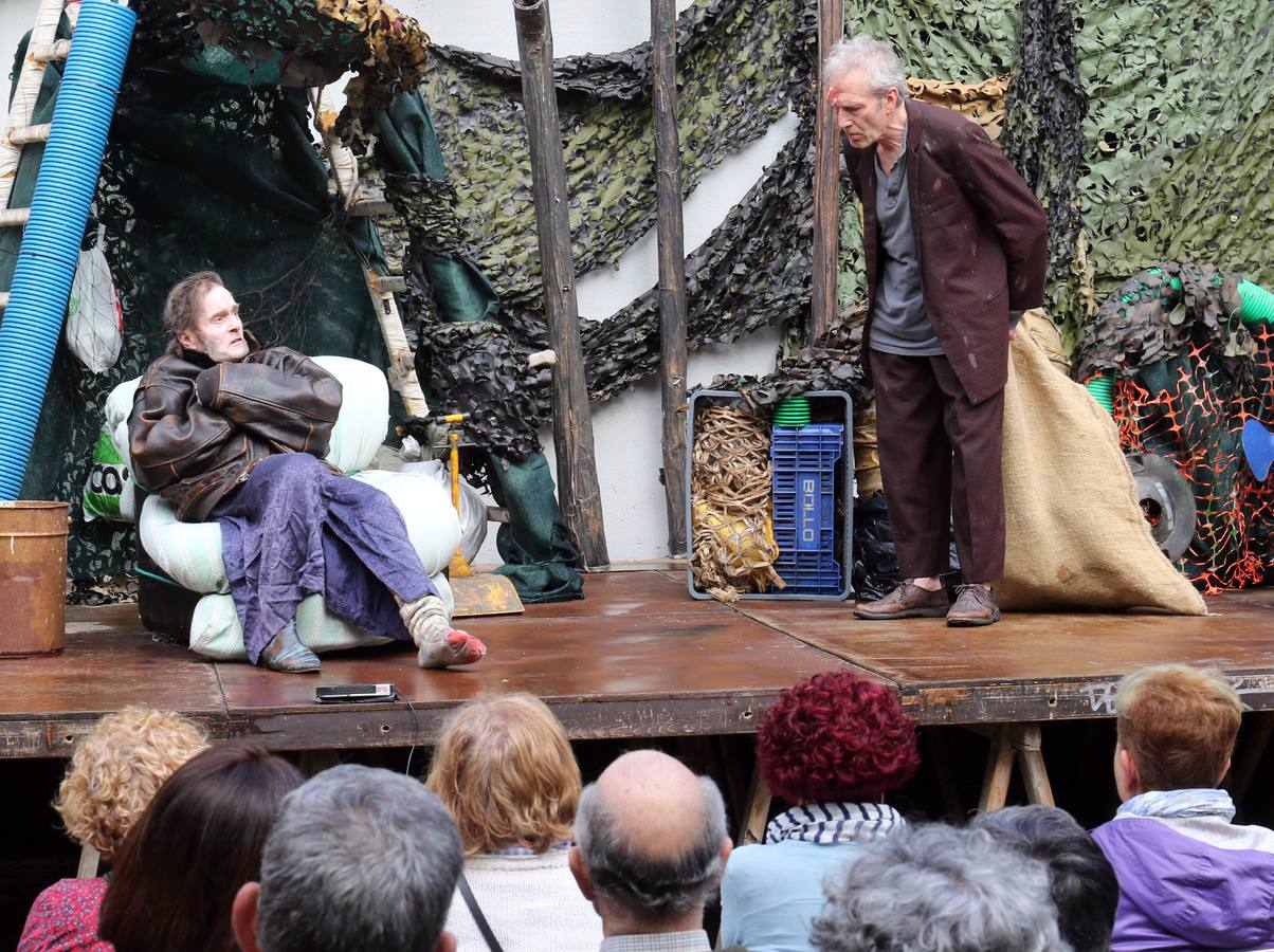 56 compañías desfilarán desde hoy y hasta el próximo domingo con actuaciones que van desde el mero espectáculo de entretenimiento hasta la denuncia de temas tan profundos como la emigración, la lucha de clases...