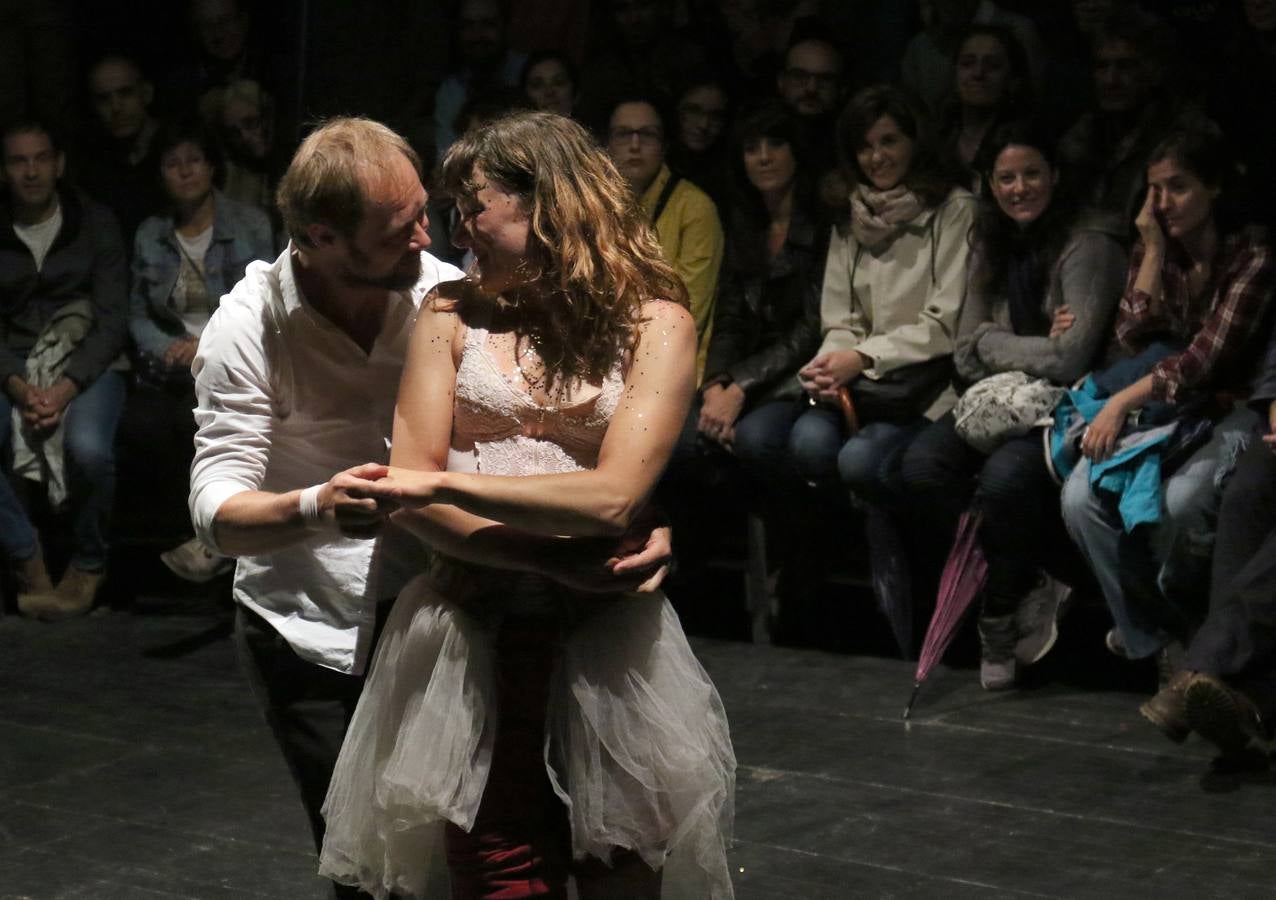 56 compañías desfilarán desde hoy y hasta el próximo domingo con actuaciones que van desde el mero espectáculo de entretenimiento hasta la denuncia de temas tan profundos como la emigración, la lucha de clases...