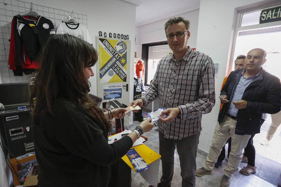 Las entradas para el encuentro Don Benito-Unionistas, choque de vuelta de la eliminatoria de ascenso directo a Segunda B que se disputará este domingo en el campo Vicente Sanz extremeño a las 19 horas, están agotadas