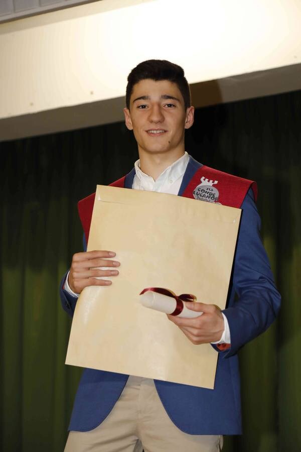 Fotos: Graduación de los alumnos de Bachillerato del IES Conde Lucanor de Peñafiel