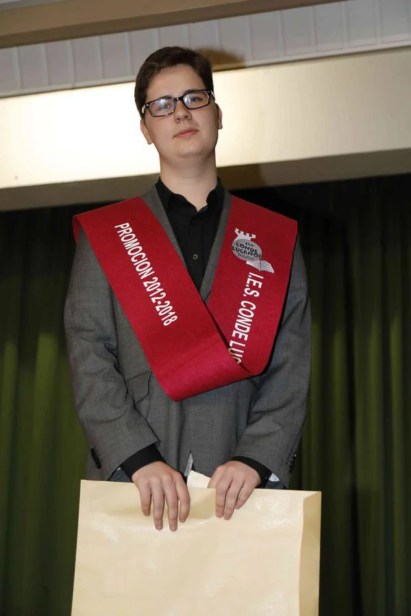 Fotos: Graduación de los alumnos de Bachillerato del IES Conde Lucanor de Peñafiel