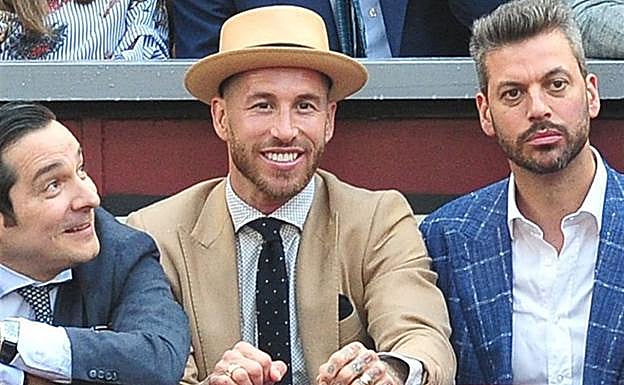 Sergio Ramos con su hermano Jesé en Las Ventas. 