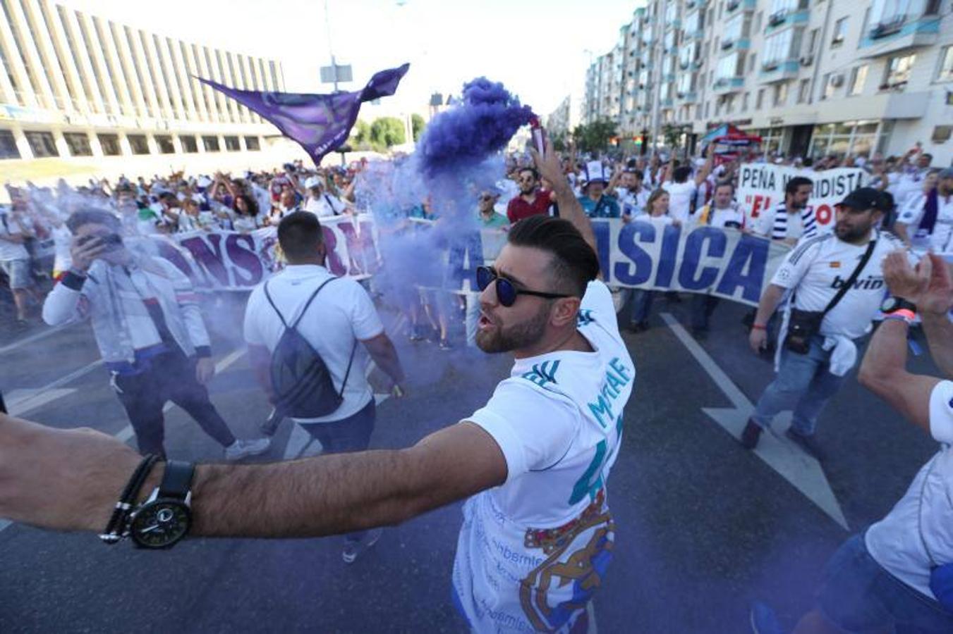 Miles de camisetas del Real Madrid han inundado la capital de Ucrania