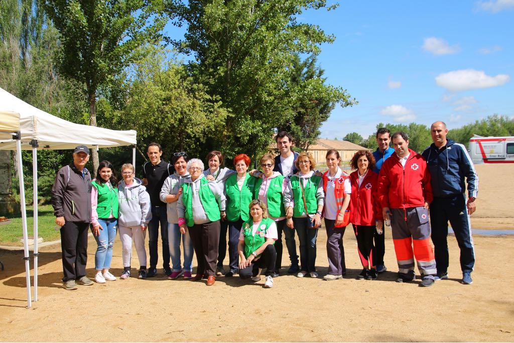 La marcha transcurrió junto al Canal de Castilla, 14 kilómetros de distancia en un recorrido de ida y vuelta por los caminos de sirga, hasta el conocido como puente de Moral