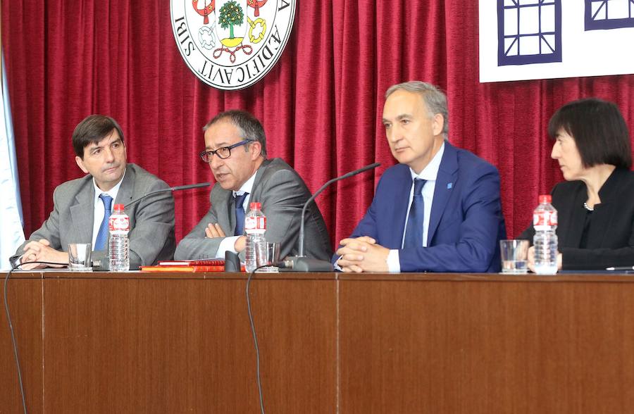 Fotos: Agustín García Matilla toma posesión como vicerrector del Campus de la UVA en Segovia
