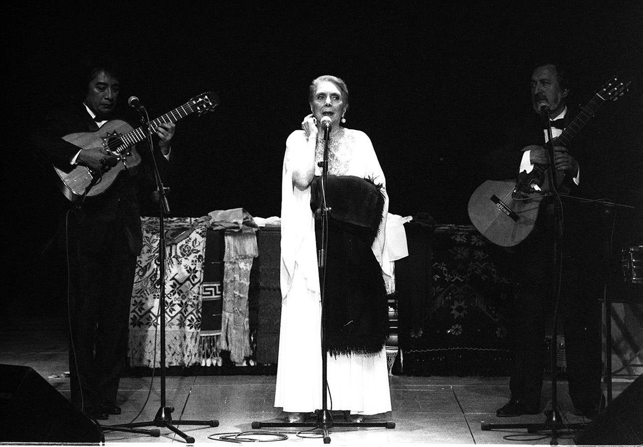 07.03.97 Recital de María Dolores Pradera en la Feria de Muestras.