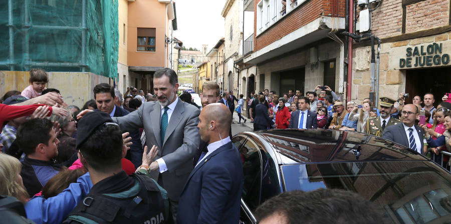 Fotos: El Rey, recibido en Aguilar (2/2)