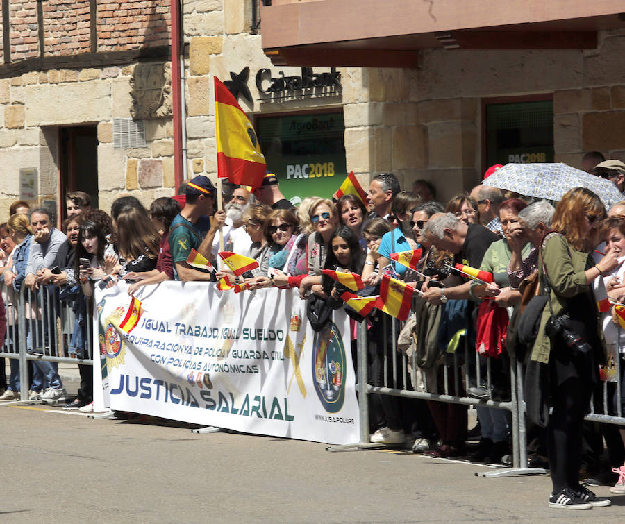 Fotos: El Rey, recibido en Aguilar (2/2)