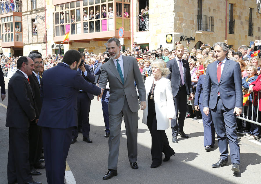 Fotos: El Rey, recibido en Aguilar (2/2)